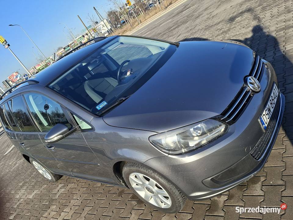 VOLKSWAGEN TOURAN 201011r 16tdi 7 osób klima Touran Wrocław sprzedam