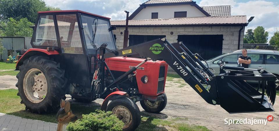 Ładowacz czołowy firmy Agrosped model V700 Kozienice
