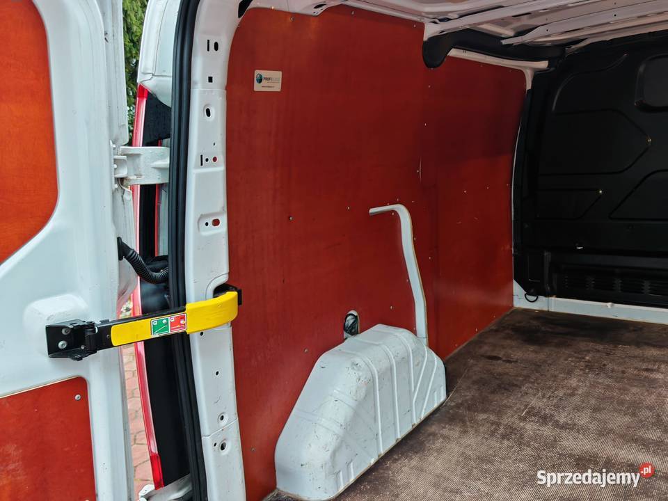 Ford Transit coustom manualna