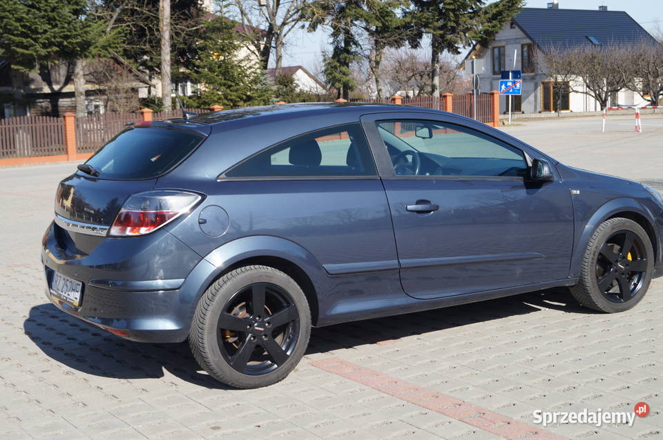 OPEL ASTRA GTC 16 Benzyna stan Bogata wersja sprzedam