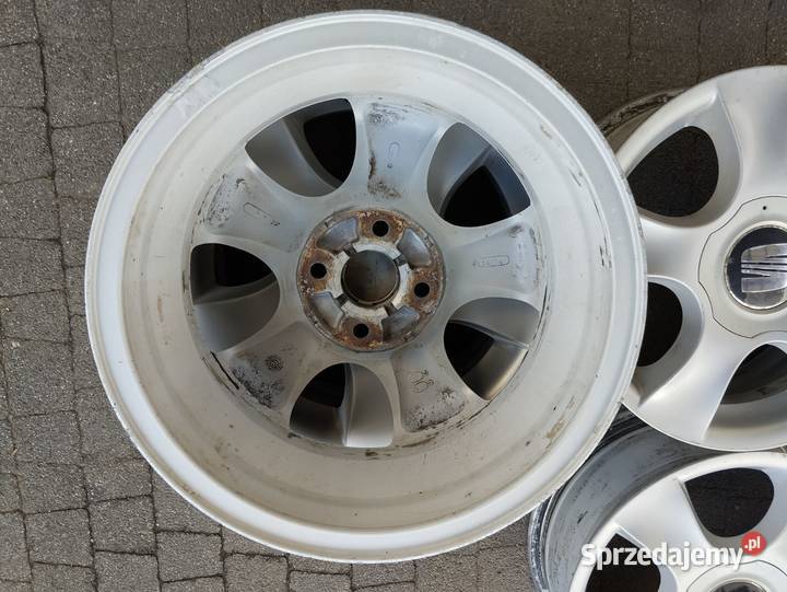 Felgi Seat 15 4x100 6J ET43 571mm komplet Średnica 15"