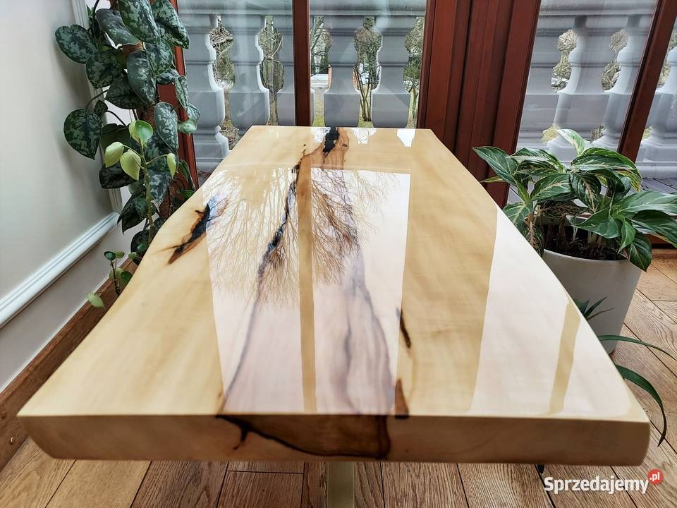 Stolik kawowy z plastra drewna glamour złoty