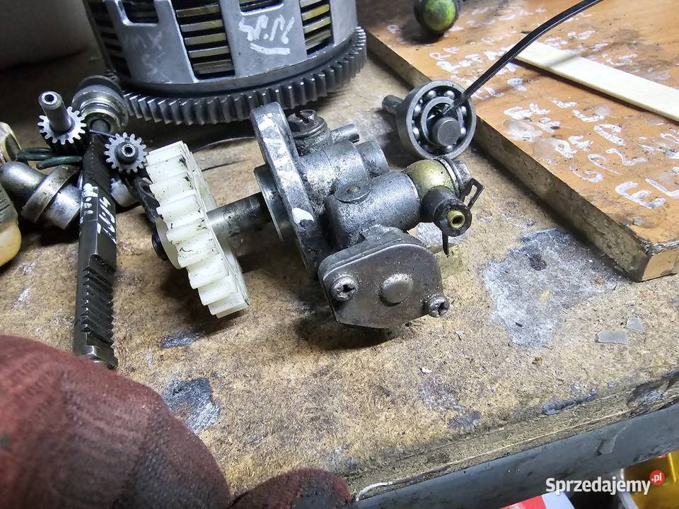 Kawasaki KMX 125 dozownik pompa pompka oleju