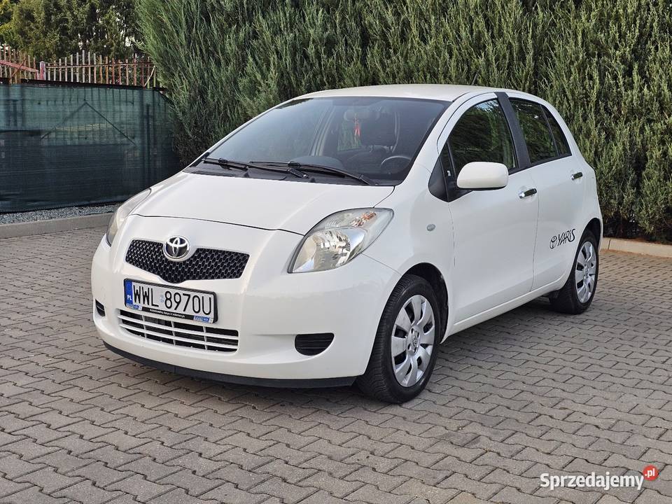 Toyota Yaris 2007r 13Benzyna VAT marża Poniatowa