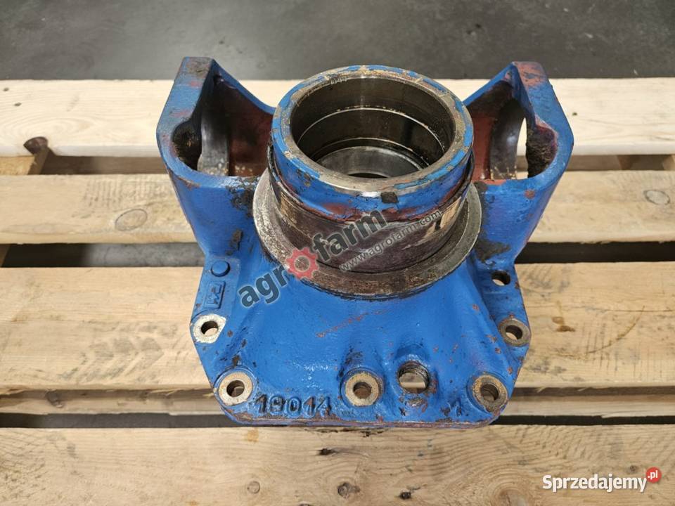 Obudowa dyferencjału Ford 7840 7740 8240 Byków sprzedam