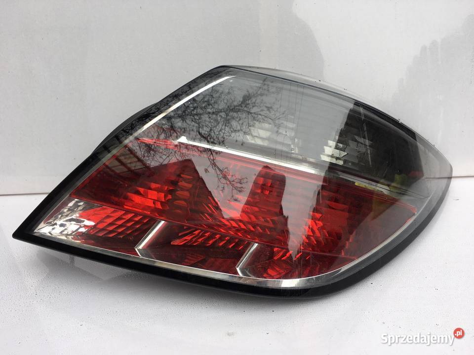 OPEL ASTRA 3 GTC PRAWA LAMPA TYŁ CIEMNA wielkopolskie Ostroróg