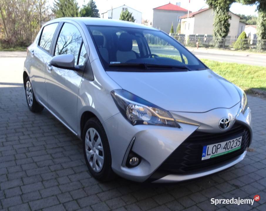 Toyota Yaris 1500 PremiumCity 2017 1496cm3 Poniatowa