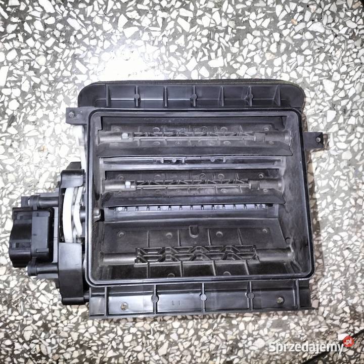 Przesłona dmuchawy nagrzewnicy BMW E81 E82 E87 śląskie Poręba