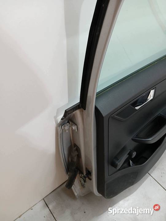 DRZWI PRAWE TYŁ LA7W 5D HB Skoda Fabia III 2014 sprzedam