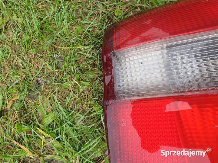 Blenda klapy tylnej tył Volvo v40 9600 środek Lampy tylne małopolskie Kraków