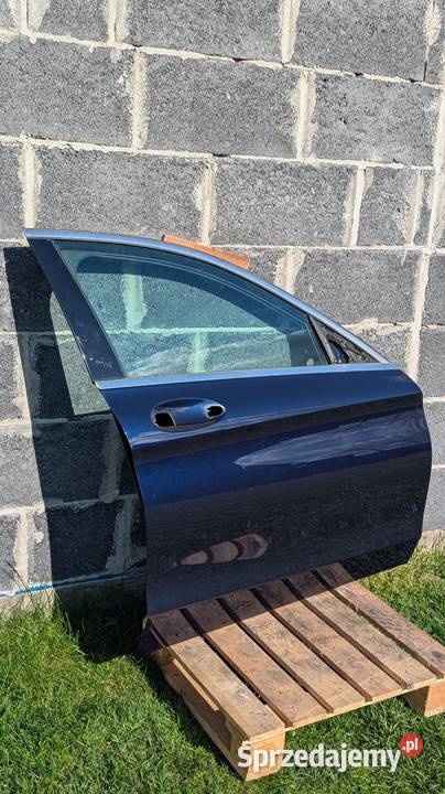 Mercedes w205 prawe drzwi 890 Sieradz