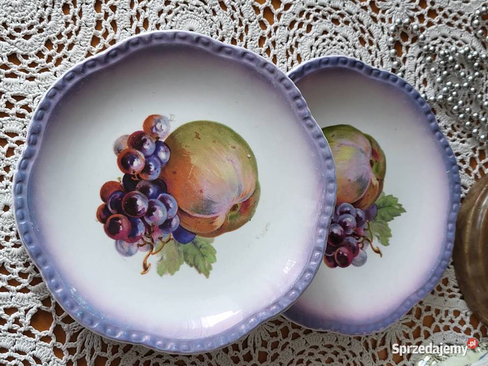 Dwa piękne talerze z owocami