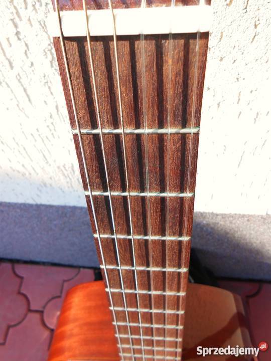 Sprzedam gitarę klasyczną SONATA sprzedam
