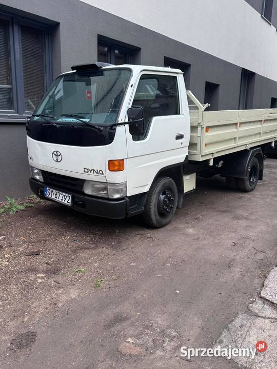 Toyota dyna 150 wywrotka ładowność 2 tony Babice