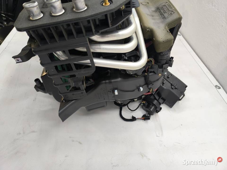 NAGRZEWNICA KOMPLETNA 25D BMW E61 6912213
