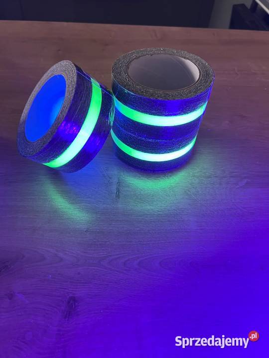 Taśma antyposlizgowa z paskiem fluorescencyjnym Wiązów