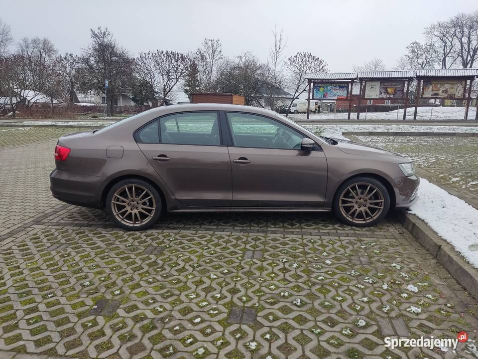 VW Jetta 14 TSI 2015 55000 oryginalnego nieuszkodzony Iwaniska