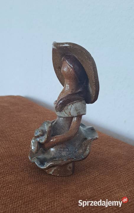 lalka bez twarzy ceramika z terakoty Republika