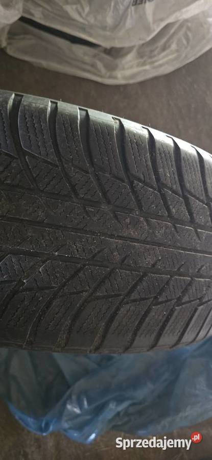 Opony zimowe Bridgestone 22545 R18