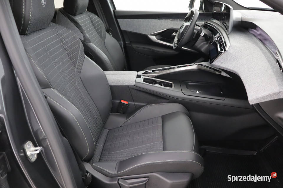 Peugeot 3008 12 MHEV Rok produkcji 2025 Zabrze