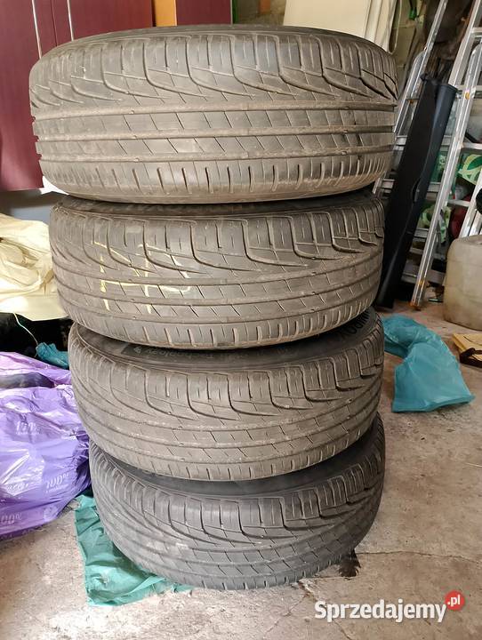 Opony R17 22560 Samochodowe