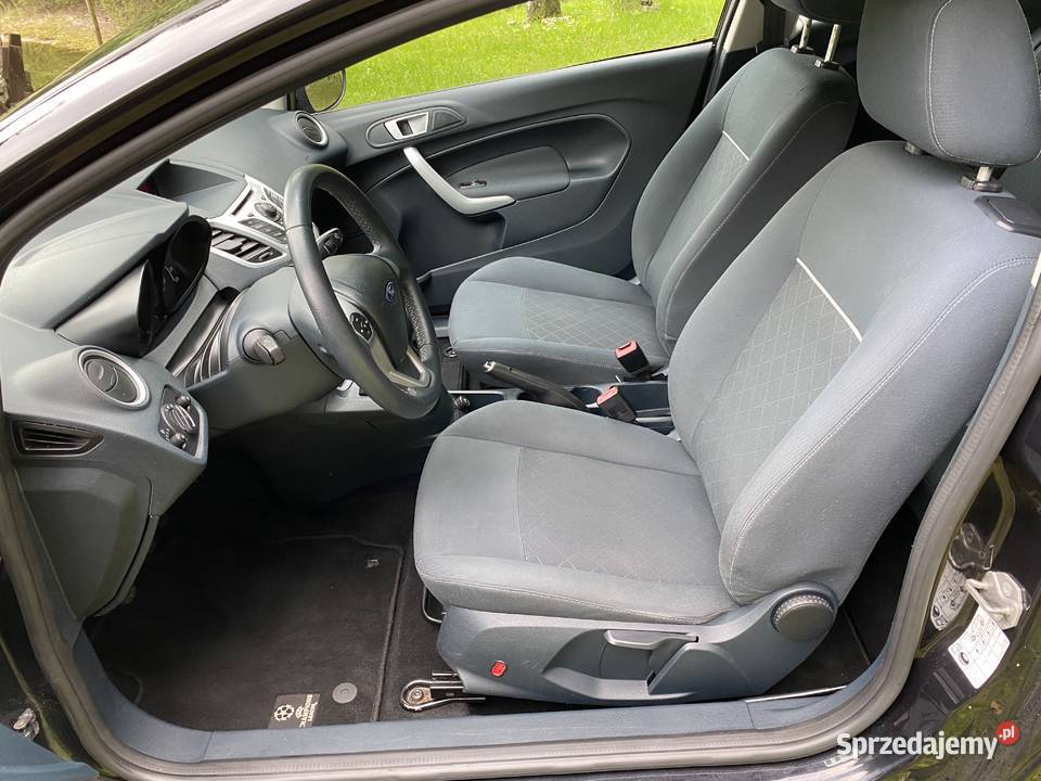 Ford Fiesta 12423 Champions Edition 82 bez CD
