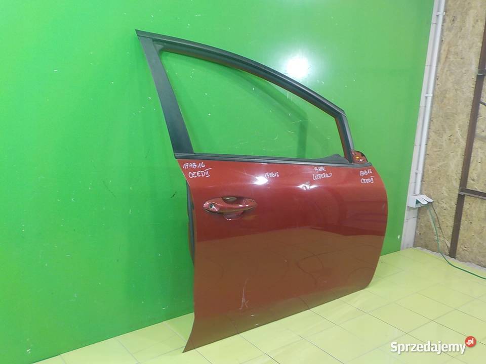 KIA CEED II 13r HB 5D drzwi prawe przod Suków