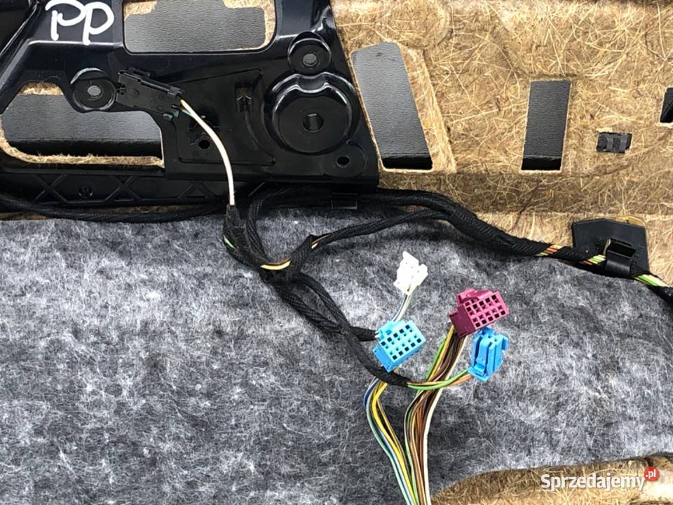 BOCZEK DRZWI PRAWY PRZÓD MERCEDES C218 Hatchback osobowe podkarpackie sprzedam