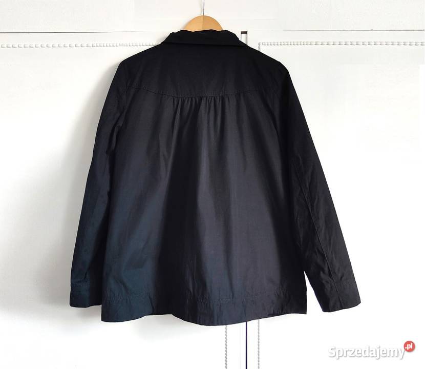 Czarna lekka kurtka jesienna wiosenna 42 XL sprzedam