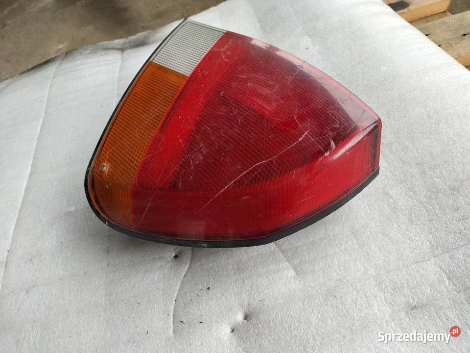 Mitsubishi Carisma LAMPA TYŁ TYLNA PRAWA Oświetlenie