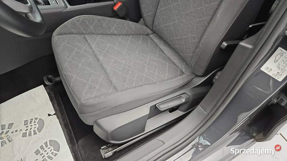 Volkswagen Golf VIII 20 TDI Life Z Polskiego Rok produkcji 2021 Volkswagen sprzedam