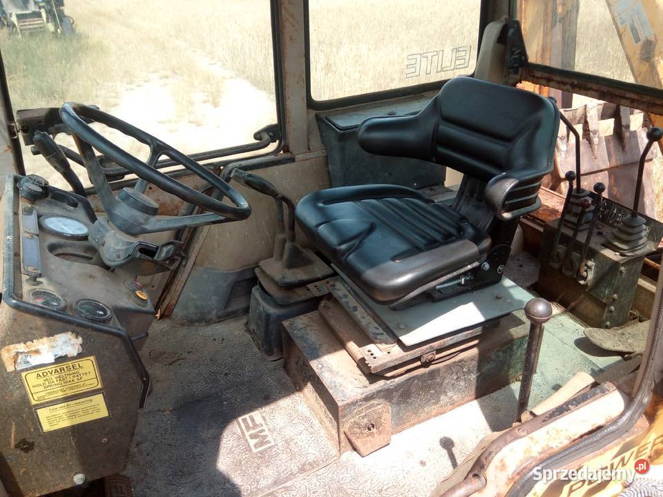 Koparko ładowarka MF 50 HX Radom