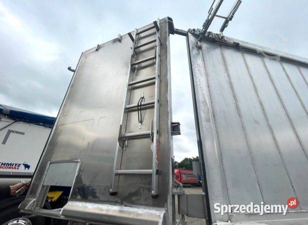 KEMP 54m3 naczepa z wydmuchem do paszy sruty Warszawa
