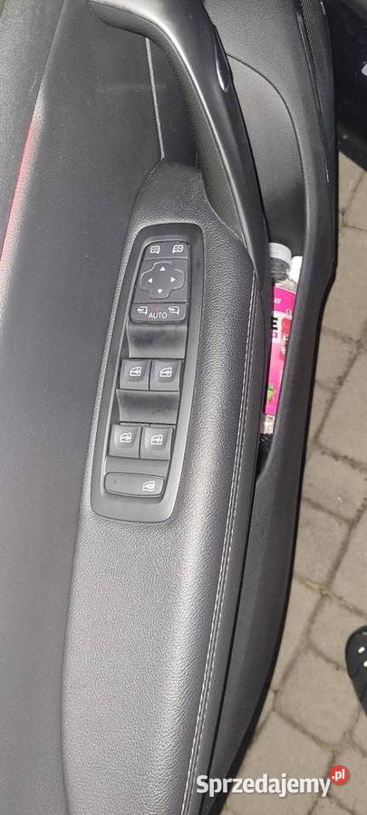 Renault Megane IV wersja Bose elektryczne szyby