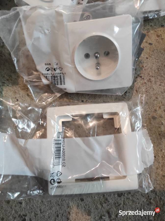 Gniazdka i przełączniki nowe i używane Wielopole Skrzyńskie