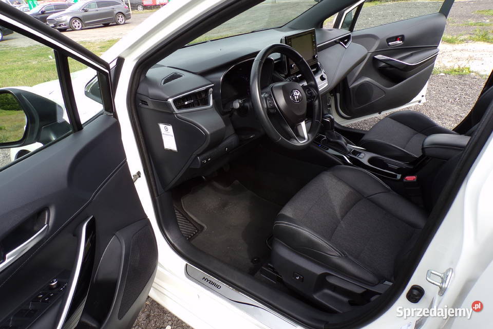 Toyota Corolla XII Kombi 20 Hybrid Dynamic Force Piła sprzedam