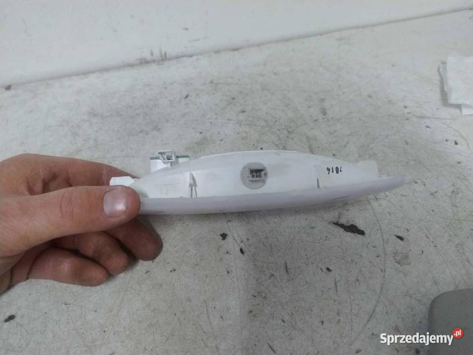 LAMPKA OŚWIETLENIA KABINY BMW F20 osobowe