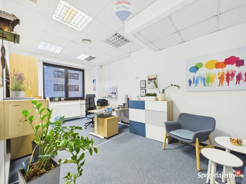 4 pietra w budynku biurowym na wynajem 906m2