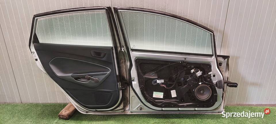DRZWI LEWE PRZEDNIE FORD FIESTA MK7 LAK 6C 2 Drzwi Międzychód sprzedam