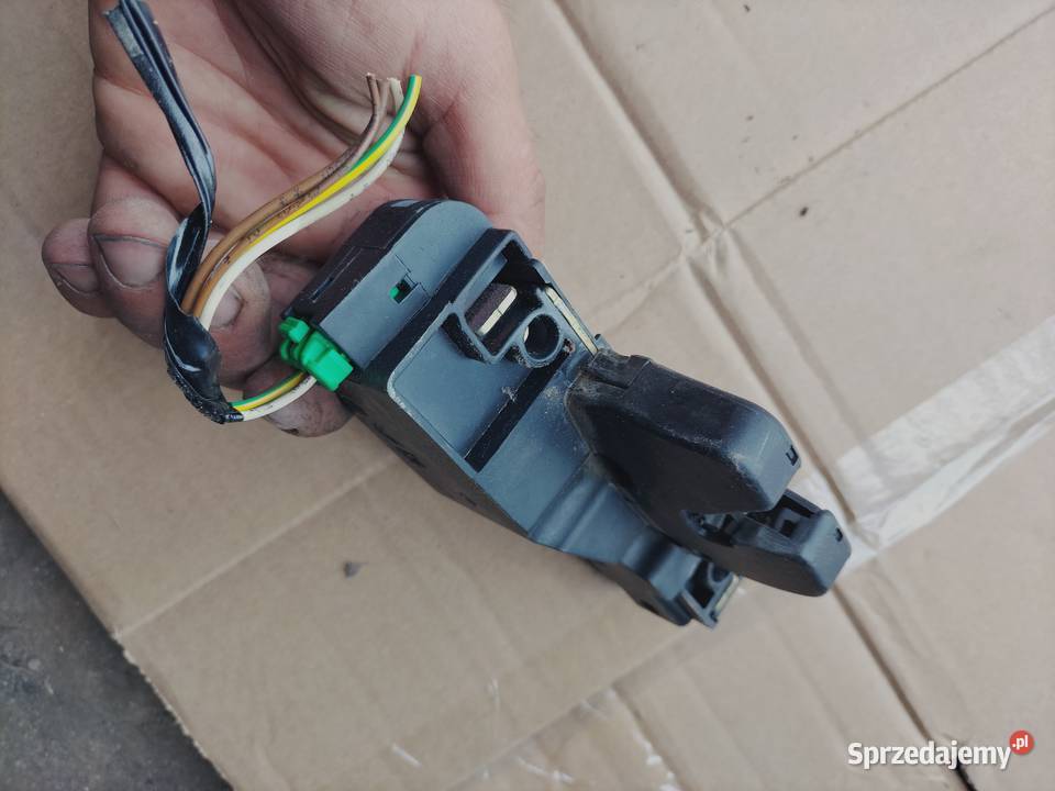 ZAMEK TYLNEJ KLAPY 307 407 207 C3 C4 PICASSO zamki, wkładki, kluczyki Kamień-Kolonia