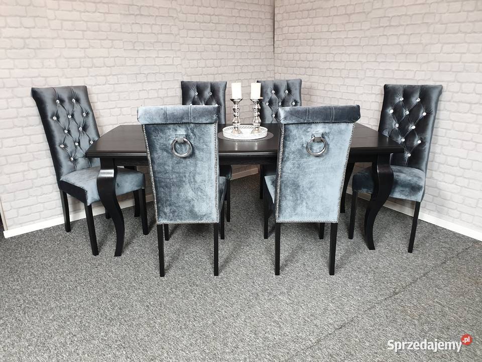 Krzesło pikowane kryształkami z kołatka pinezkami nowojorski