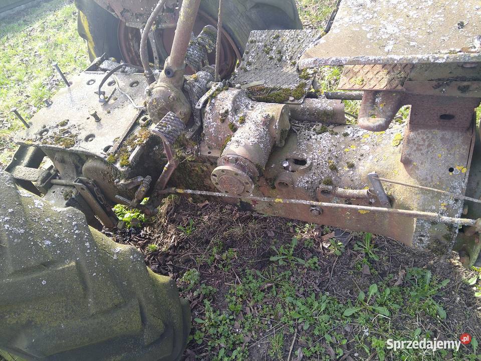 Skrzynia na części w całości Farmal Ełk