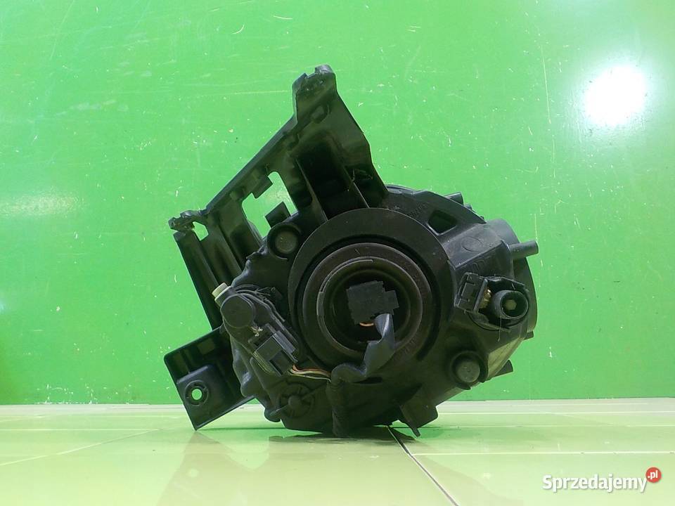 NISSAN JUKE F15 16 B 10r 5D lampa prawa przod Suków