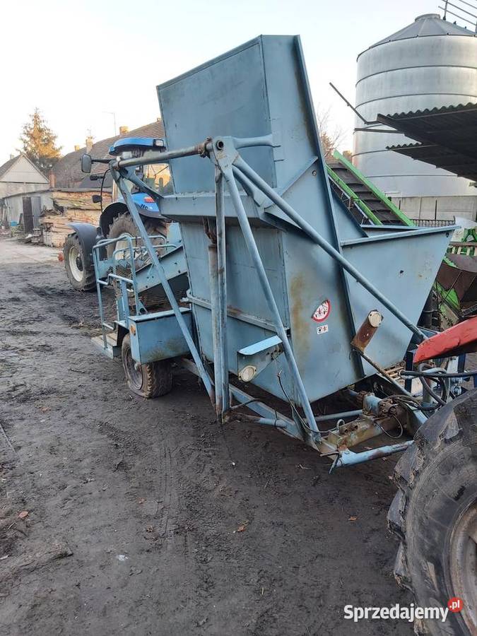 Kombajn Bolko posiada też przystawkę do cebuli Maszyny rolnicze Nielubia