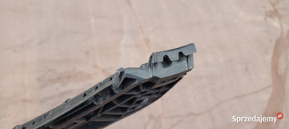 VW PASSAT B8 PRAWY LEWY KOMPLET ŚLIZG ZDERZAKA Ruda Śląska