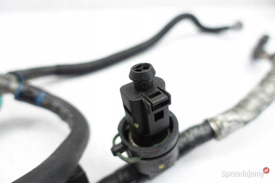 Audi A8 D3 42 TDI V8 PRZEWÓD PALIWA 057130300AF