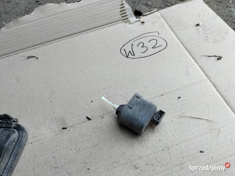 AUDI A4B5 A4 B5 SILNICZEK REGULACJI LAMPY LEWY sprzedam