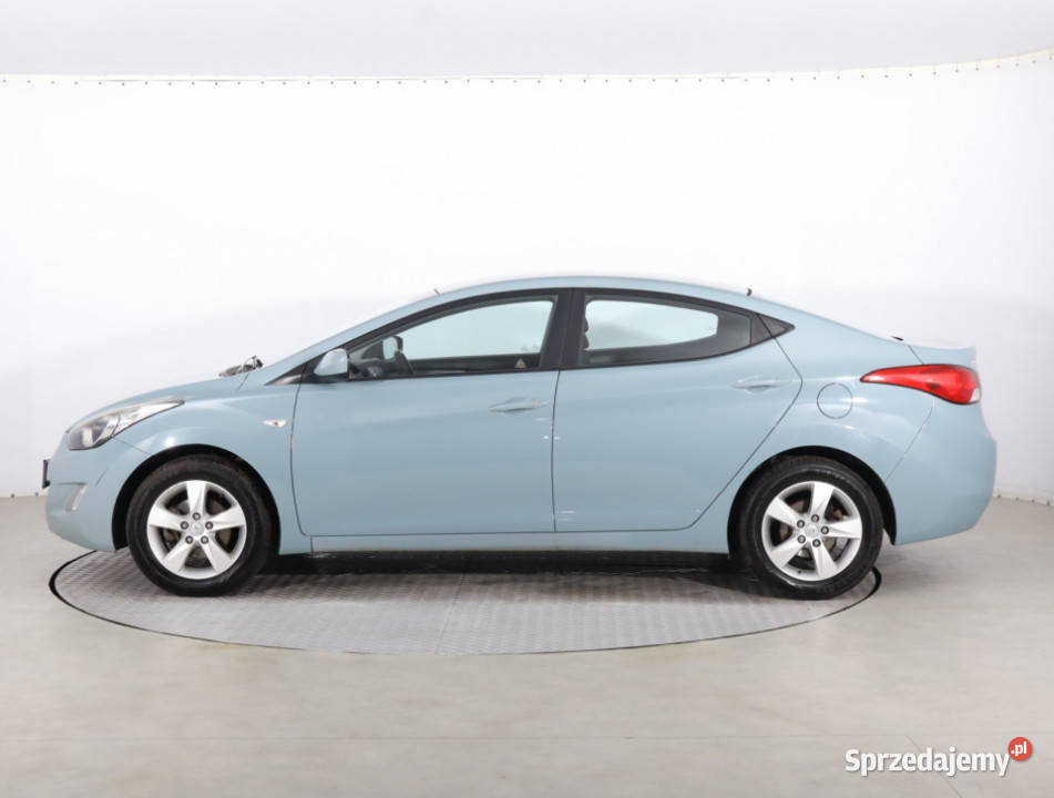 Hyundai Elantra 16