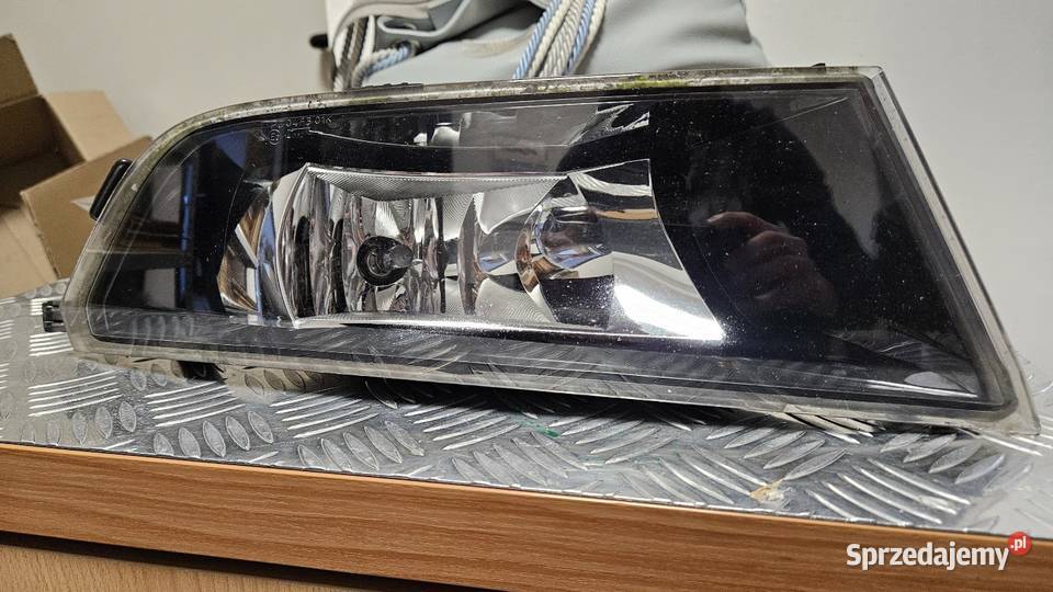 Reflektor lewy prawy skoda fabia mk3 halogen 6V0