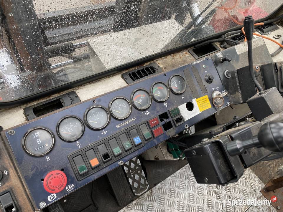 Wózek widłowy SVETRUCK 10600 o udźwigu 12 ton regulowane widły świętokrzyskie